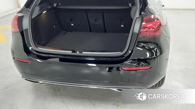 Mercedes-Benz A-Class W177 2024 Черный из Кореи, фото 2