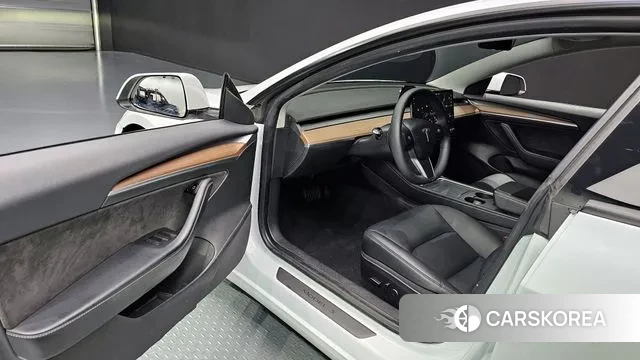 Tesla Model 3 2022 Белый из Кореи, фото 2