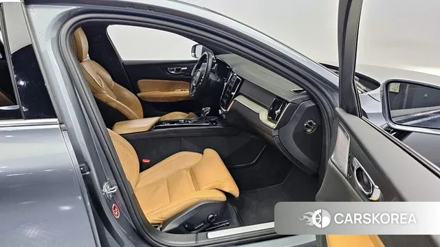 Volvo S60 3rd generation 2020 Серый из Кореи, фото 2