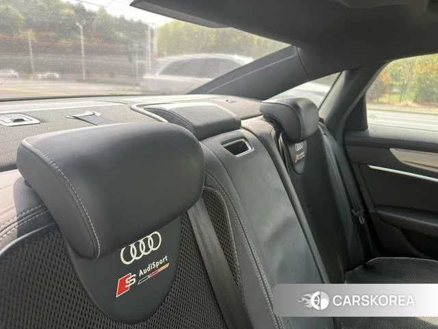 Audi A6L 2021 Черный из Китая, фото 2