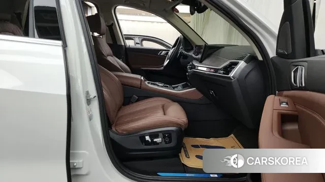 BMW X5 (G05) 2024 Белый из Кореи, фото 2
