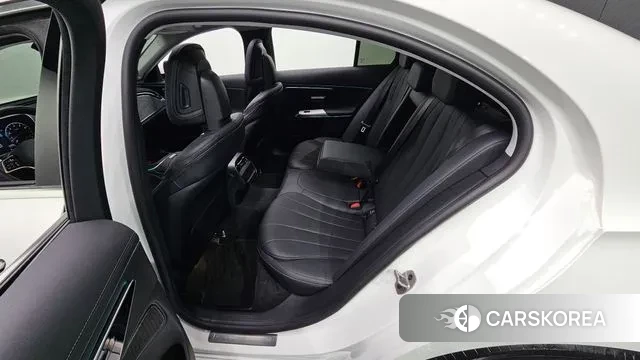 Mercedes-Benz E-Class W214 2024 Белый из Кореи, фото 2