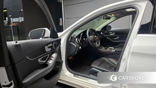 Mercedes-Benz C-Class W205 2019 Белый из Кореи, фото 2