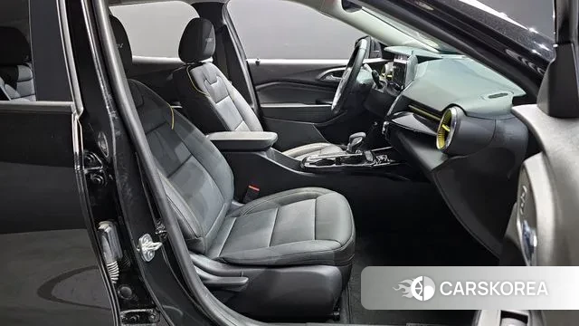 Chevrolet (GM Daewoo) Trax Crossover 2024 Черный из Кореи, фото 2