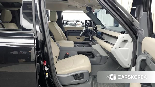 Land Rover Defender (L663) 2020 Черный из Кореи, фото 2