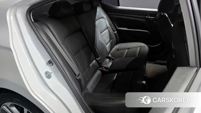 Hyundai Avante AD 2018 Белый из Кореи, фото 2