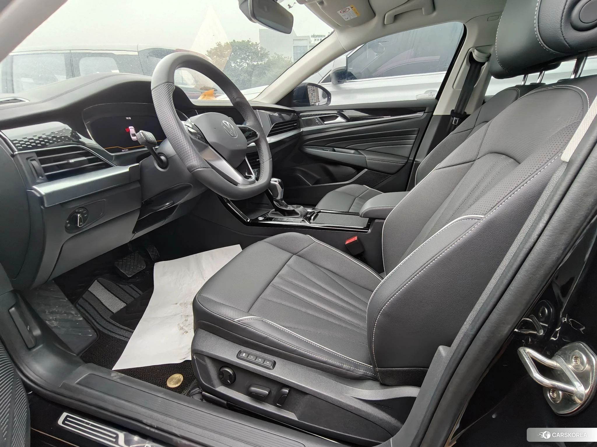 Volkswagen Passat 2024 Черный из Китая, фото 2