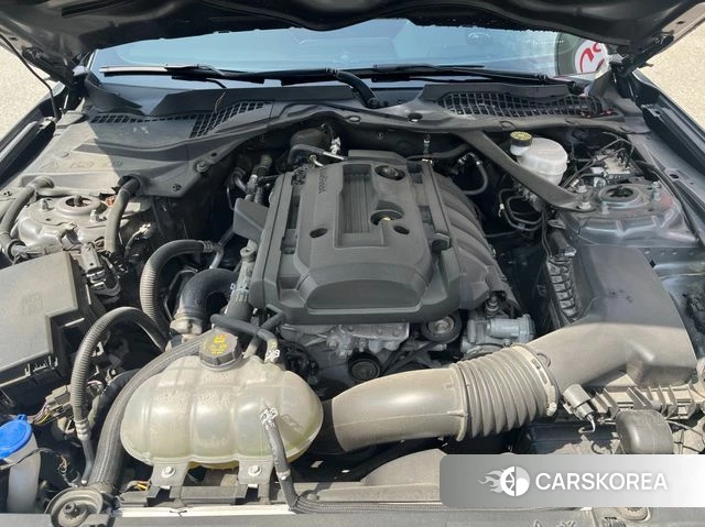 Ford Mustang 2022 Серебряный из Кореи, фото 2