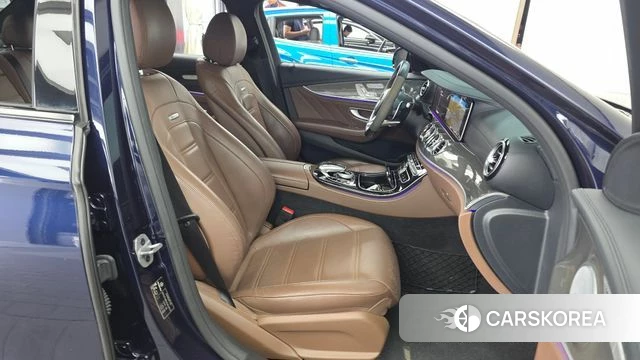 Mercedes-Benz E-Class W213 2019 Синий из Кореи, фото 2