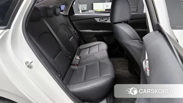 Kia The New K3 2nd generation 2022 Белый из Кореи, фото 2