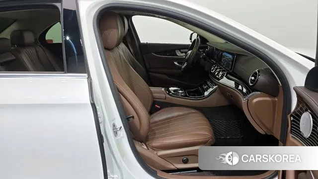 Mercedes-Benz E-Class W213 2020 Белый из Кореи, фото 2