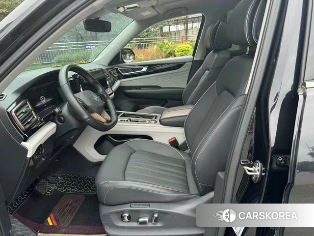 Volkswagen Tourang 2023 Черный из Китая, фото 2