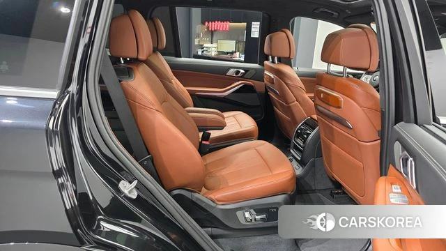 BMW X7 (G07) 2024 Черный из Кореи, фото 2