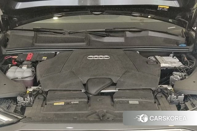 Audi Q8 2025 Черный из Китая, фото 2