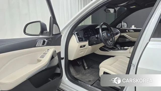 BMW X7 (G07) 2021 Белый из Кореи, фото 2