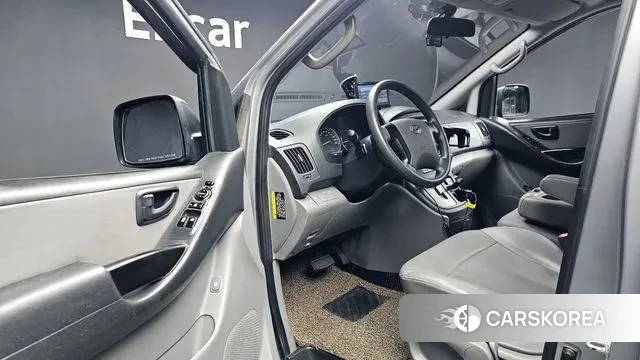 Hyundai Grand Starex 2018 Серебристо-серый из Кореи, фото 2