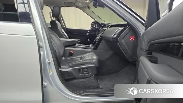 Land Rover Discovery 5 2018 Серебряный из Кореи, фото 2