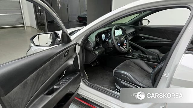 Hyundai Avante (CN7) 2022 Серебристо-серый из Кореи, фото 2