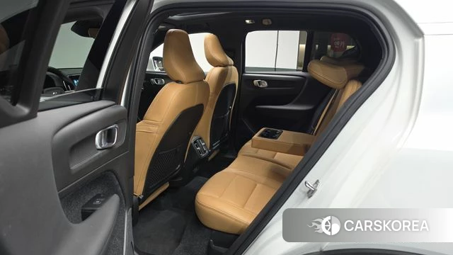 Volvo XC40 2021 Белый из Кореи, фото 2