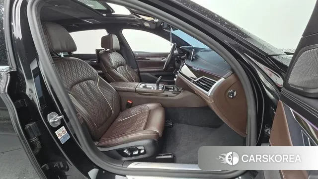 BMW 7 Series (G11) 2019 Черный из Кореи, фото 2