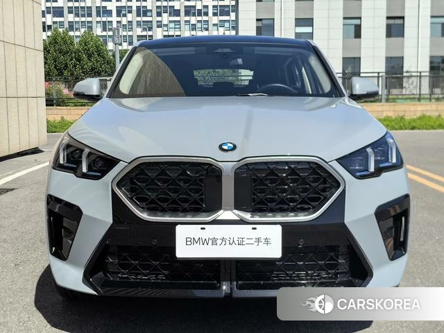 BMW X2 (import) 2025 Серебристо-серый из Китая, фото 2
