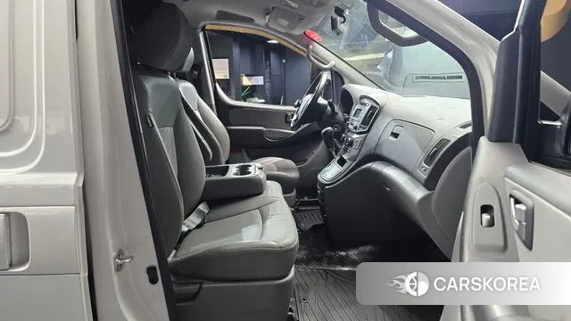 Hyundai The New Grand Starex 2018 Белый из Кореи, фото 2