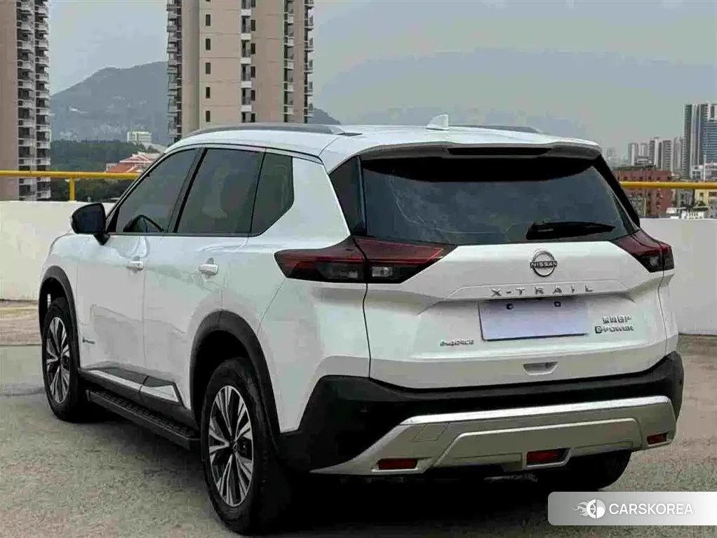 Nissan Qijun 2024 Белый из Китая, фото 2
