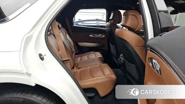 Genesis GV70 2022 Белый из Кореи, фото 2