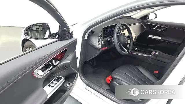 Mercedes-Benz E-Class W214 2025 Белый из Кореи, фото 2