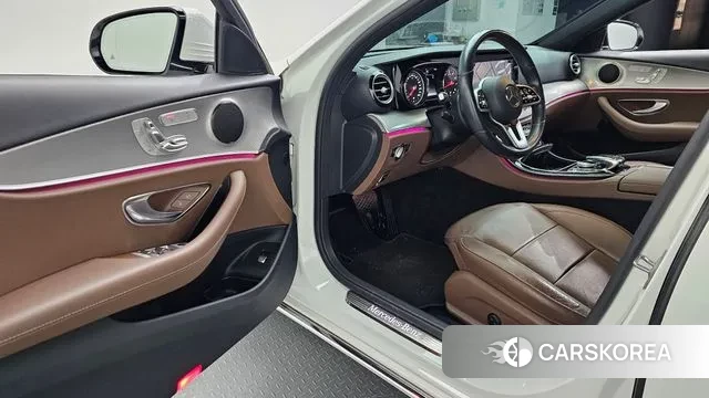 Mercedes-Benz E-Class W213 2019 Белый из Кореи, фото 2