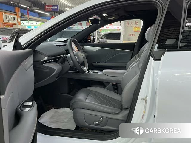 Dark blue car Dark blue S05 2025 Белый из Китая, фото 2