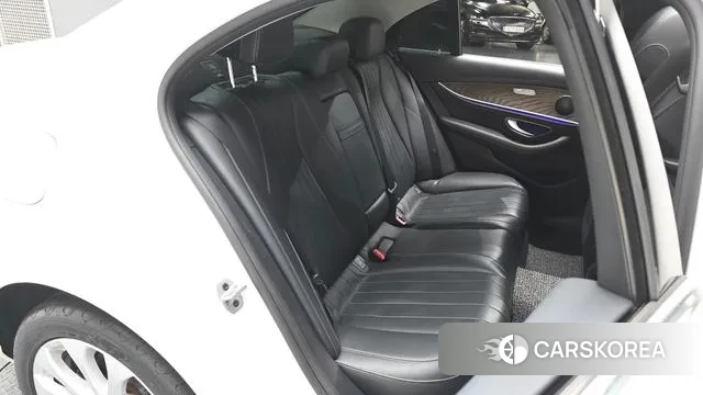 Mercedes-Benz E-Class W213 2019 Белый из Кореи, фото 2