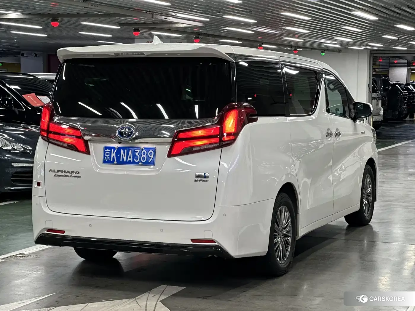 Toyota Elfa 2021 Белый из Китая, фото 2