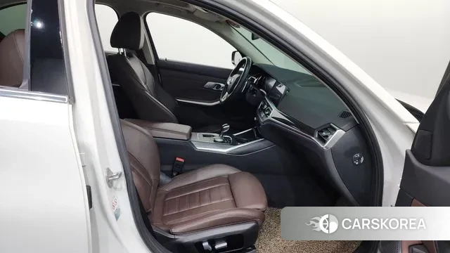 BMW 3 Series (G20) 2021 Белый из Кореи, фото 2