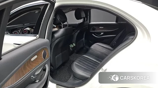 Mercedes-Benz E-Class W213 2020 Белый из Кореи, фото 2