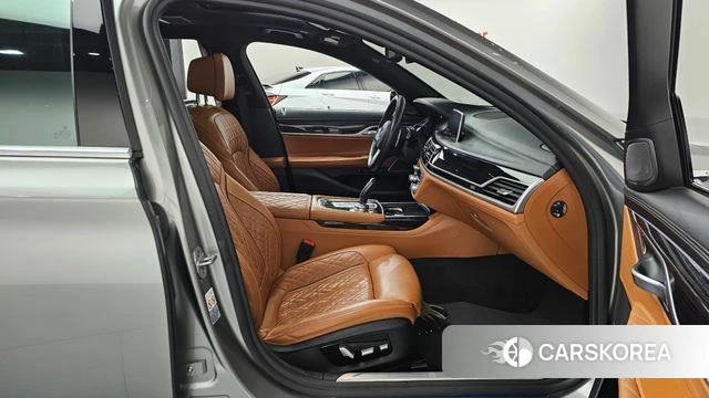 BMW 7 Series (G11) 2019 Серый из Кореи, фото 2