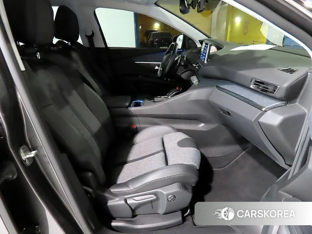 Peugeot 5008 second generation 2019 Серый из Кореи, фото 2