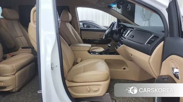 Kia The New Carnival 2019 Белый из Кореи, фото 2