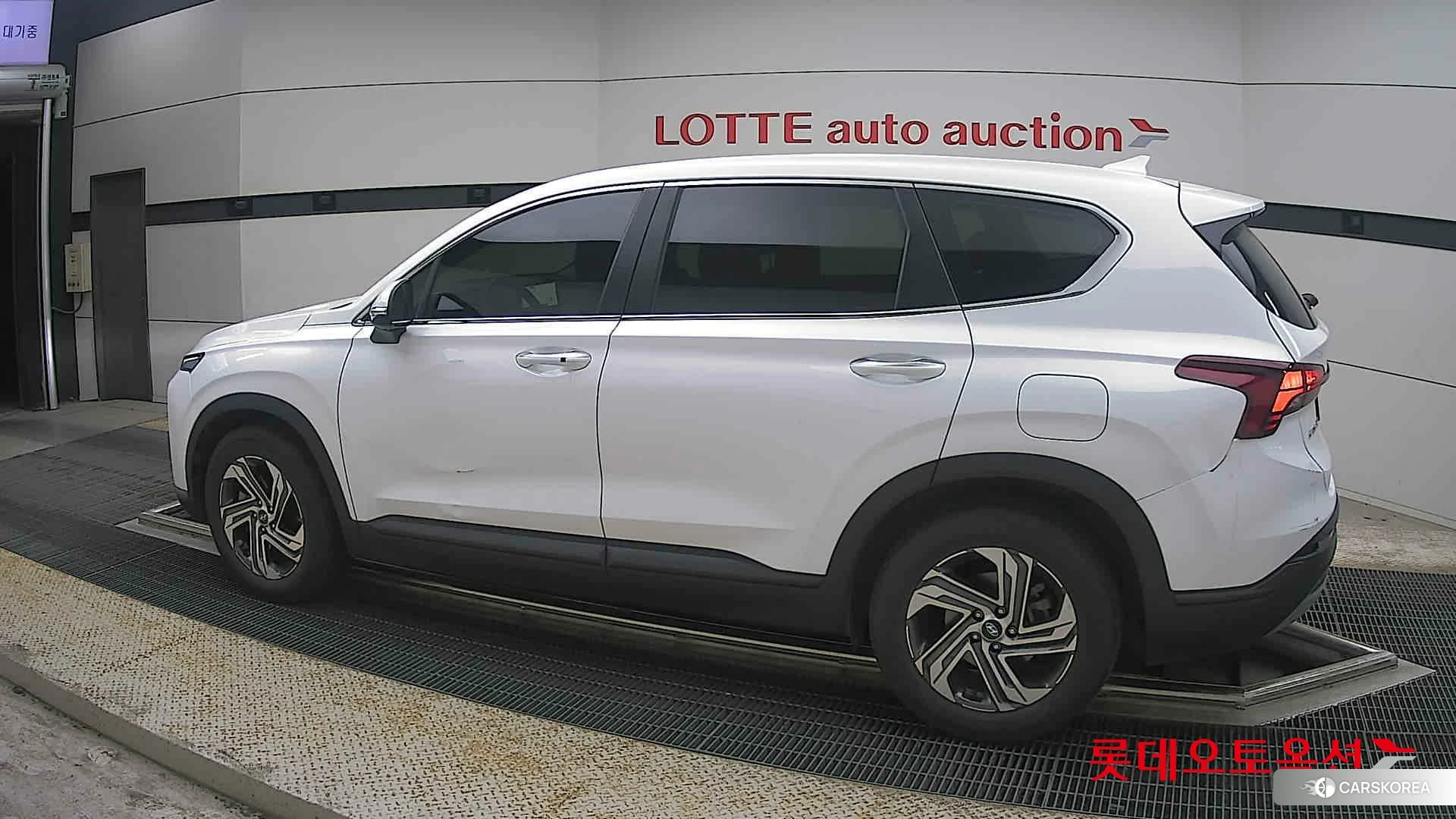Hyundai Santa Fe 2022 Creamy White Pearl (optional) из Кореи, фото 2
