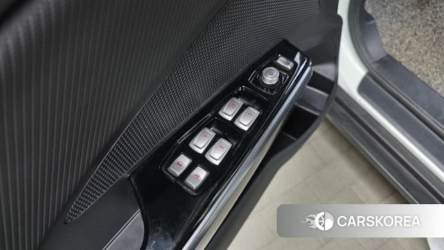 Ssangyong Tivoli Armor 2018 Белый из Кореи, фото 2