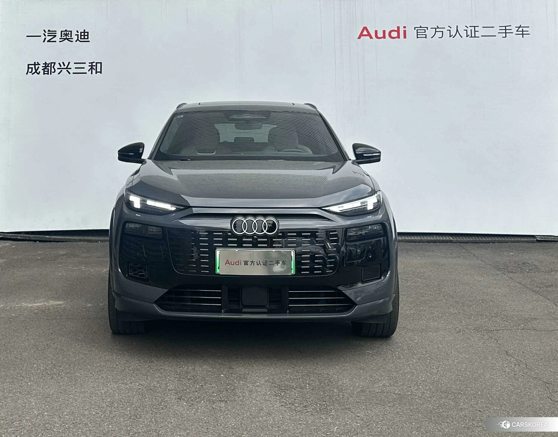 Audi Q6L e-tron 2025 Темно-серый из Китая, фото 2
