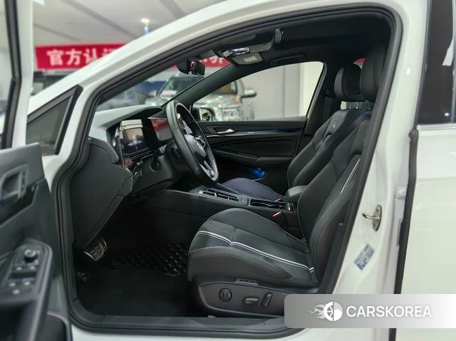 Volkswagen Golf 2022 Белый из Китая, фото 2