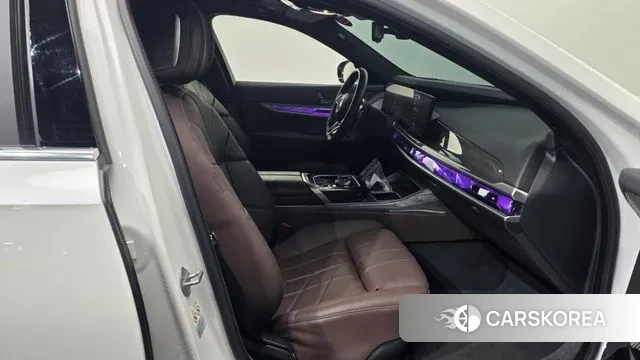 BMW 7 Series (G70) 2023 Белый из Кореи, фото 2