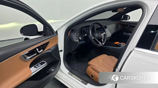 Mercedes-Benz E-Class W214 2024 Белый из Кореи, фото 2