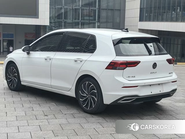 Volkswagen Golf 2021 Белый из Китая, фото 2