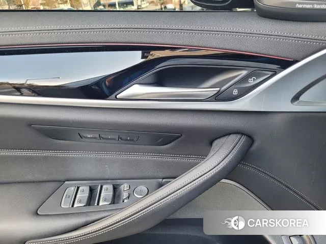 BMW 5 Series (G30) 2021 Черный из Кореи, фото 2