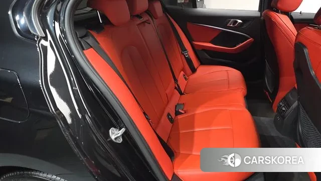 BMW 1 Series (F40) 2022 Черный из Кореи, фото 2