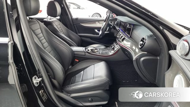 Mercedes-Benz E-Class W213 2019 Черный из Кореи, фото 2