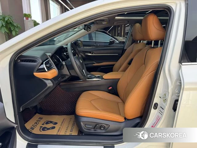 Toyota Camry 2020 Белый из Китая, фото 2