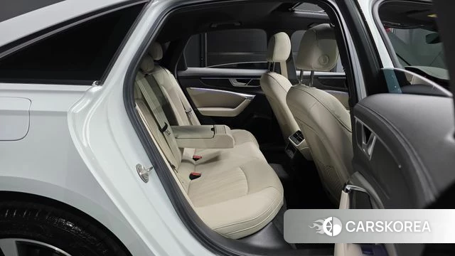 Audi A6 (C8) 2023 Белый из Кореи, фото 2